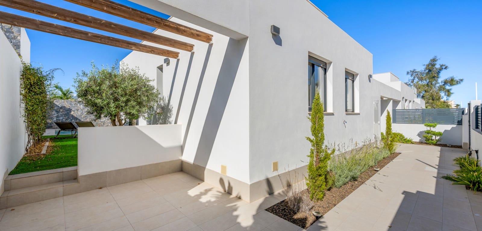 3 bedroom Villa for sale in Mar de Cristal with pool - € 470,000 (Ref: 9363269)