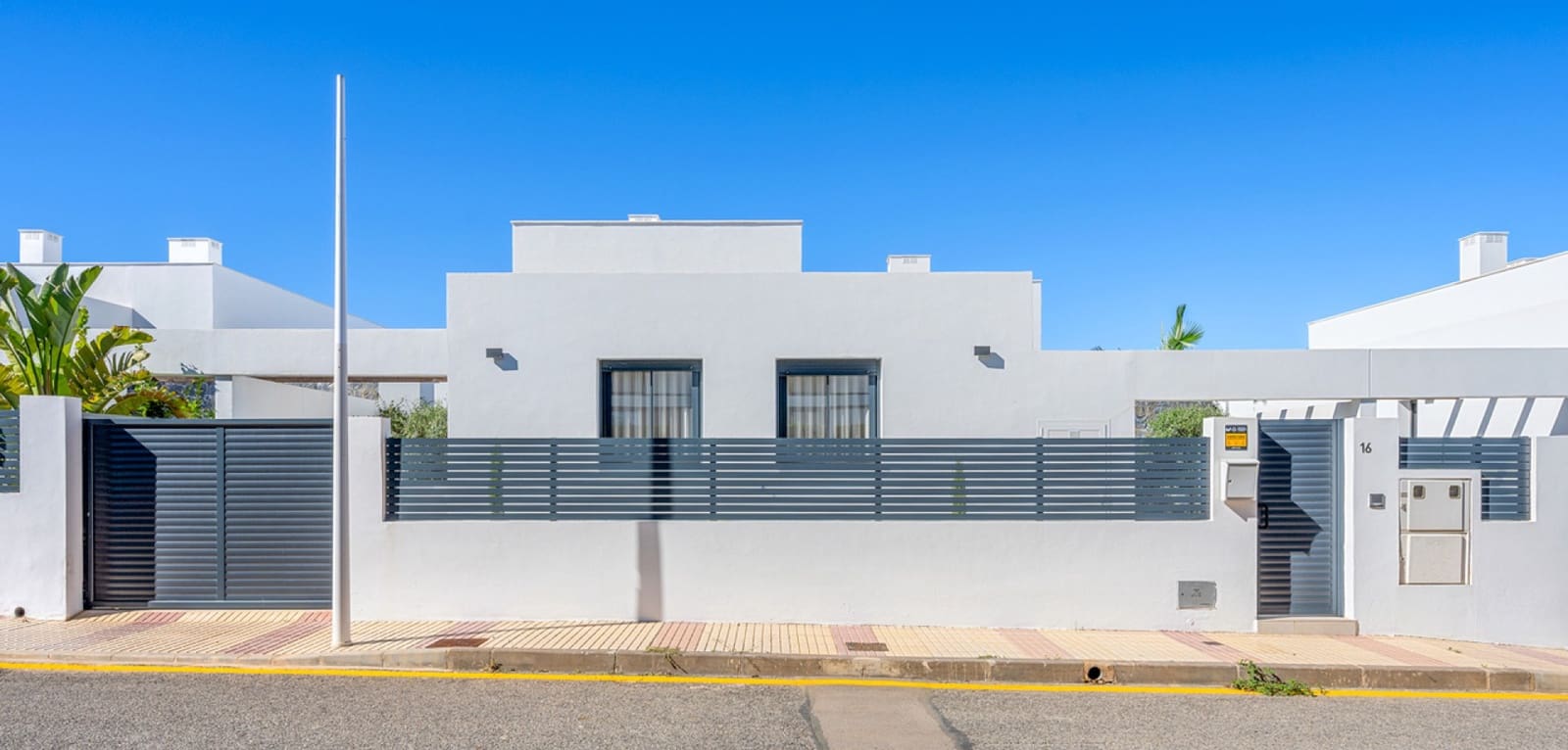 3 bedroom Villa for sale in Mar de Cristal with pool - € 470,000 (Ref: 9363269)