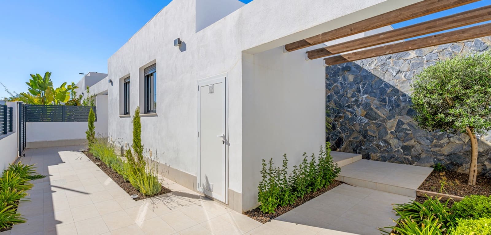 3 bedroom Villa for sale in Mar de Cristal with pool - € 470,000 (Ref: 9363269)