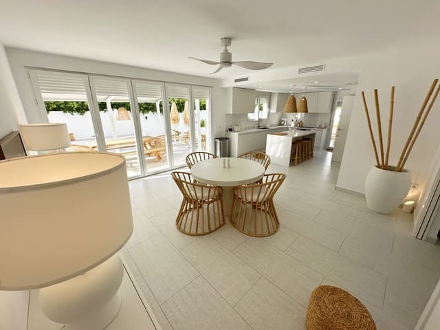 4 soveværelse Villa til salg i Mar Menor Golf Resort, Torre-Pacheco - € 585.000 (Ref: 9400012)