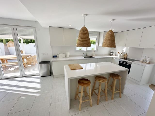 4 soveværelse Villa til salg i Mar Menor Golf Resort, Torre-Pacheco - € 585.000 (Ref: 9400012)