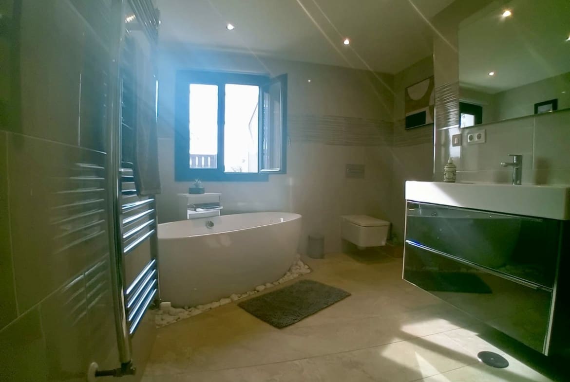 4 makuuhuone Huvila myytävänä paikassa Banos y Mendigo - 595 000 € (Ref: 9413010)