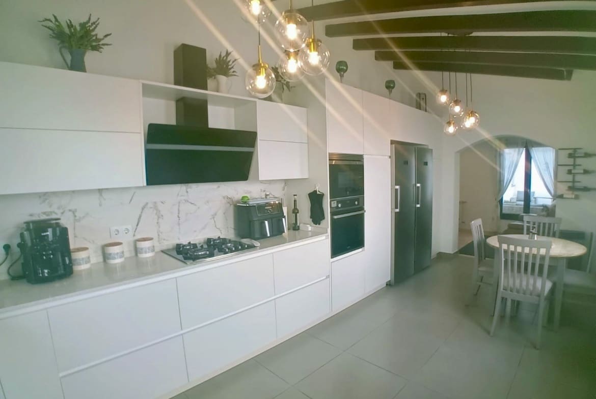 4 makuuhuone Huvila myytävänä paikassa Banos y Mendigo - 595 000 € (Ref: 9413010)