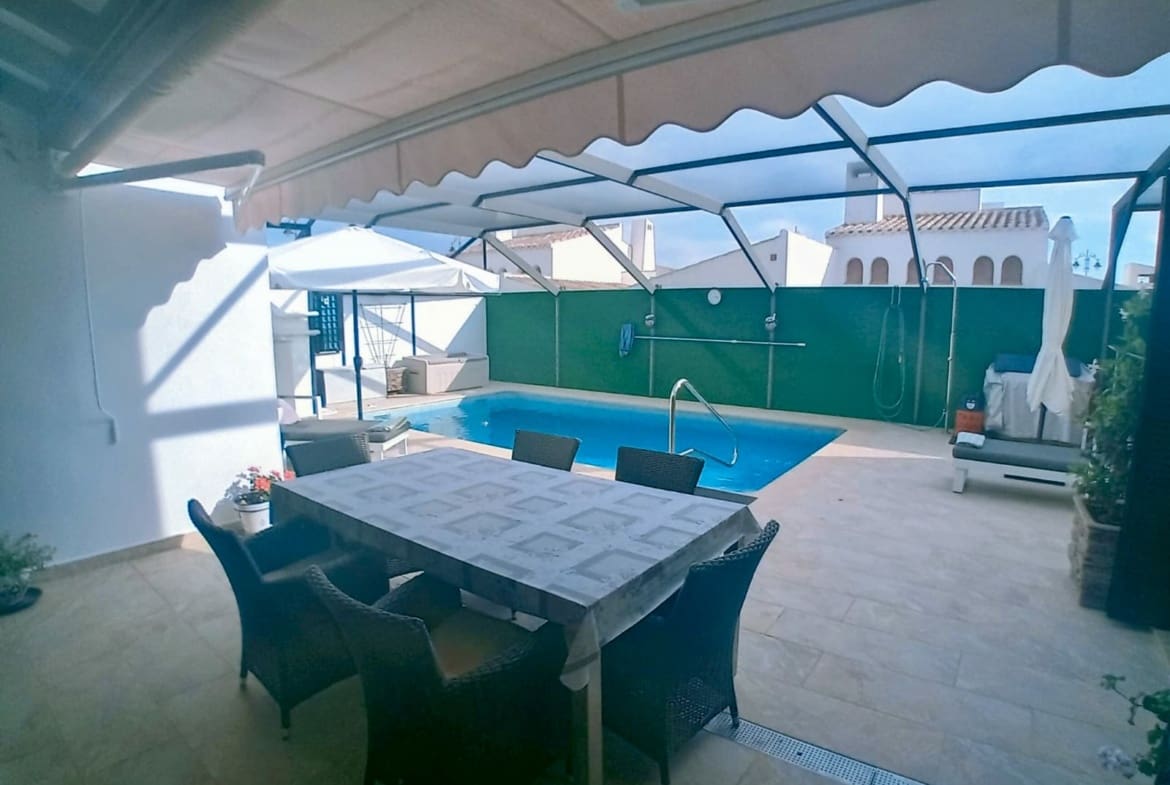 4 makuuhuone Huvila myytävänä paikassa Banos y Mendigo - 595 000 € (Ref: 9413010)