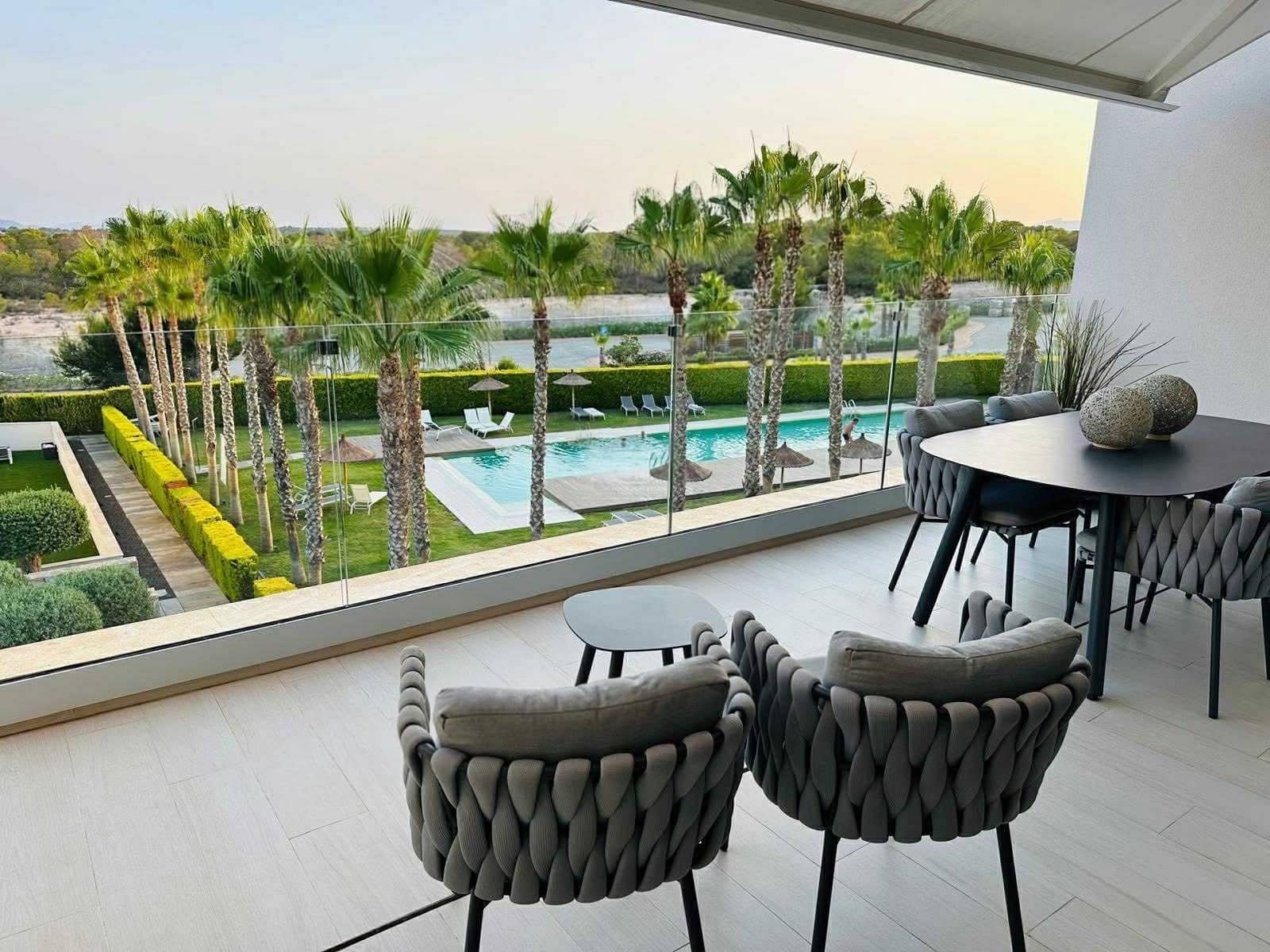 2 bedroom Apartment for sale in Dehesa de Campoamor with pool - € 369,000 (Ref: 9438332)