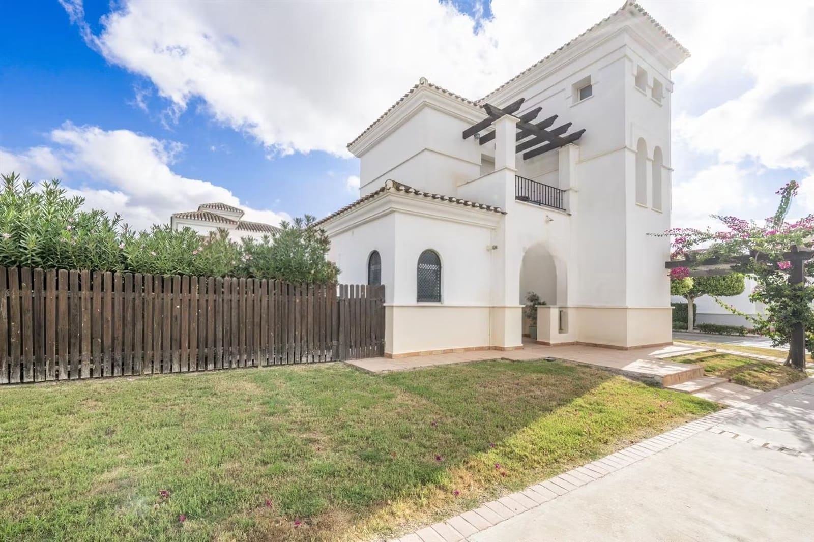 3 slaapkamer Villa te koop in Roldan - € 350.000 (Ref: 9506971)