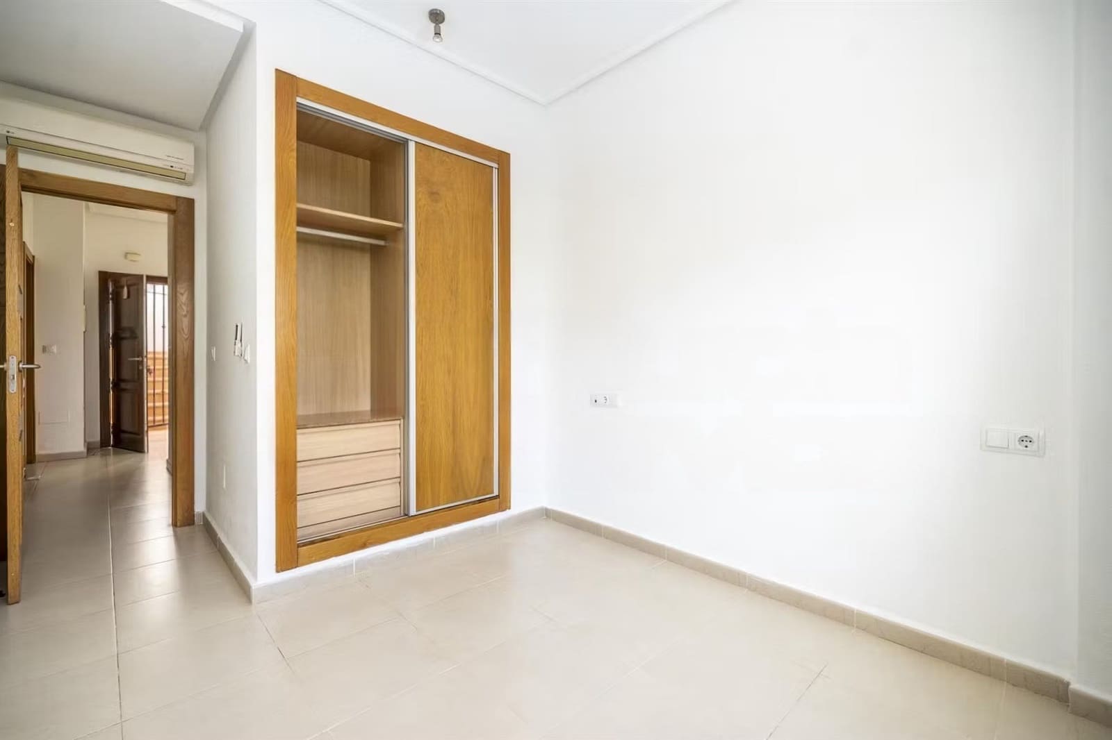 2 makuuhuone Huvila myytävänä paikassa Roldan - 235 000 € (Ref: 9506974)