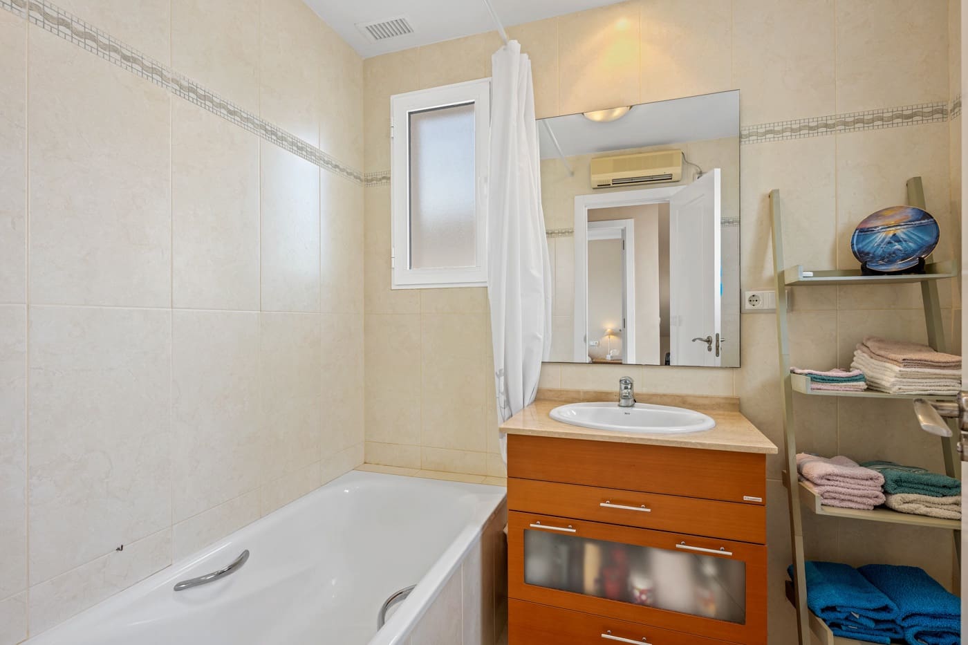 3 bedroom Apartment for sale in San Cayetano - € 155,000 (Ref: 9547011)