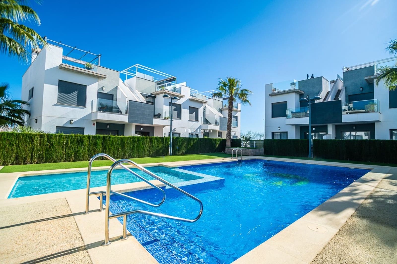 Apartamento de 2 habitaciones en Pilar de la Horadada en venta con piscina garaje - 229.500 € (Ref: 9564015)