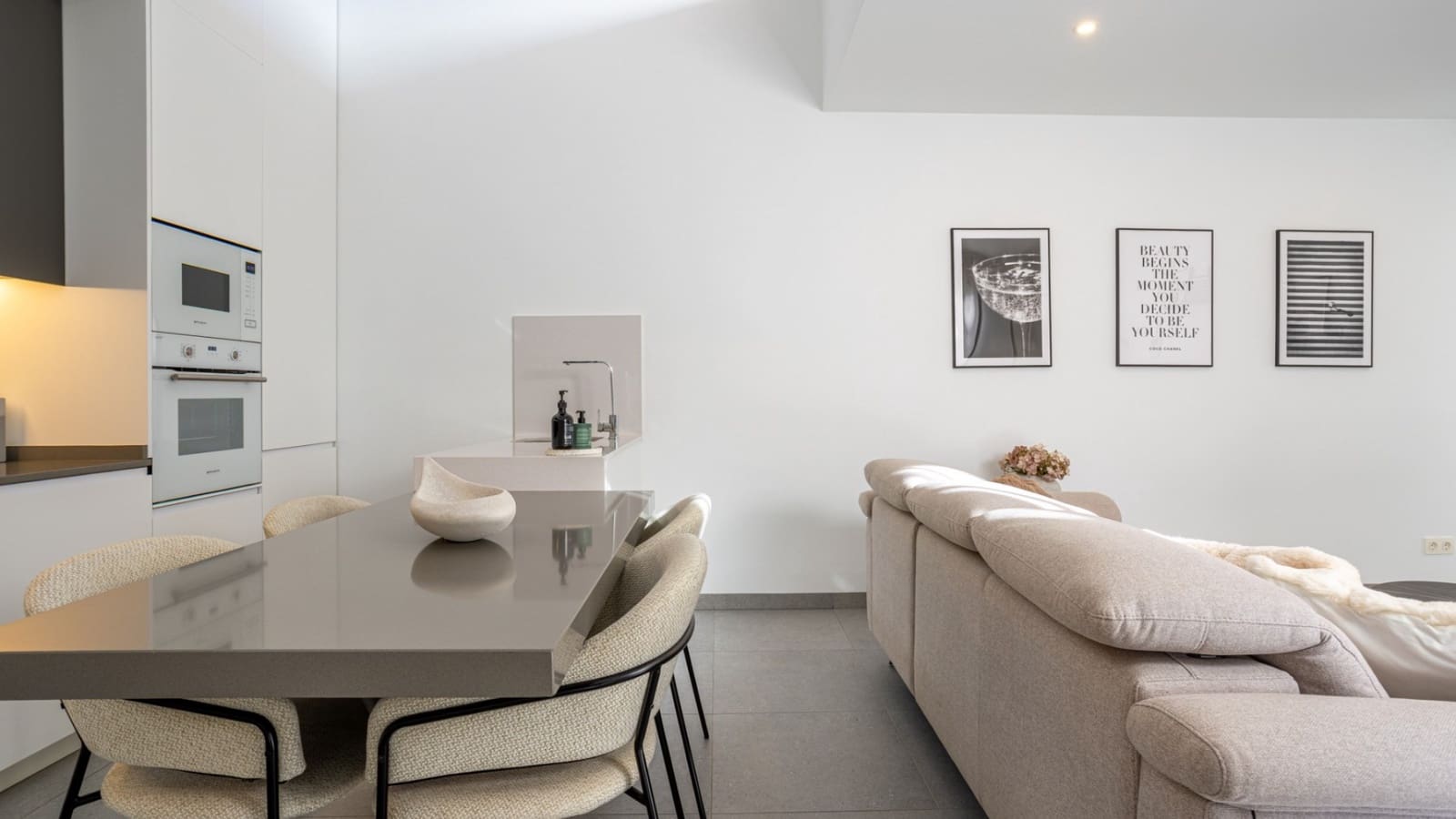 3 slaapkamer Villa te koop in Roldan met zwembad - € 342.000 (Ref: 9585053)