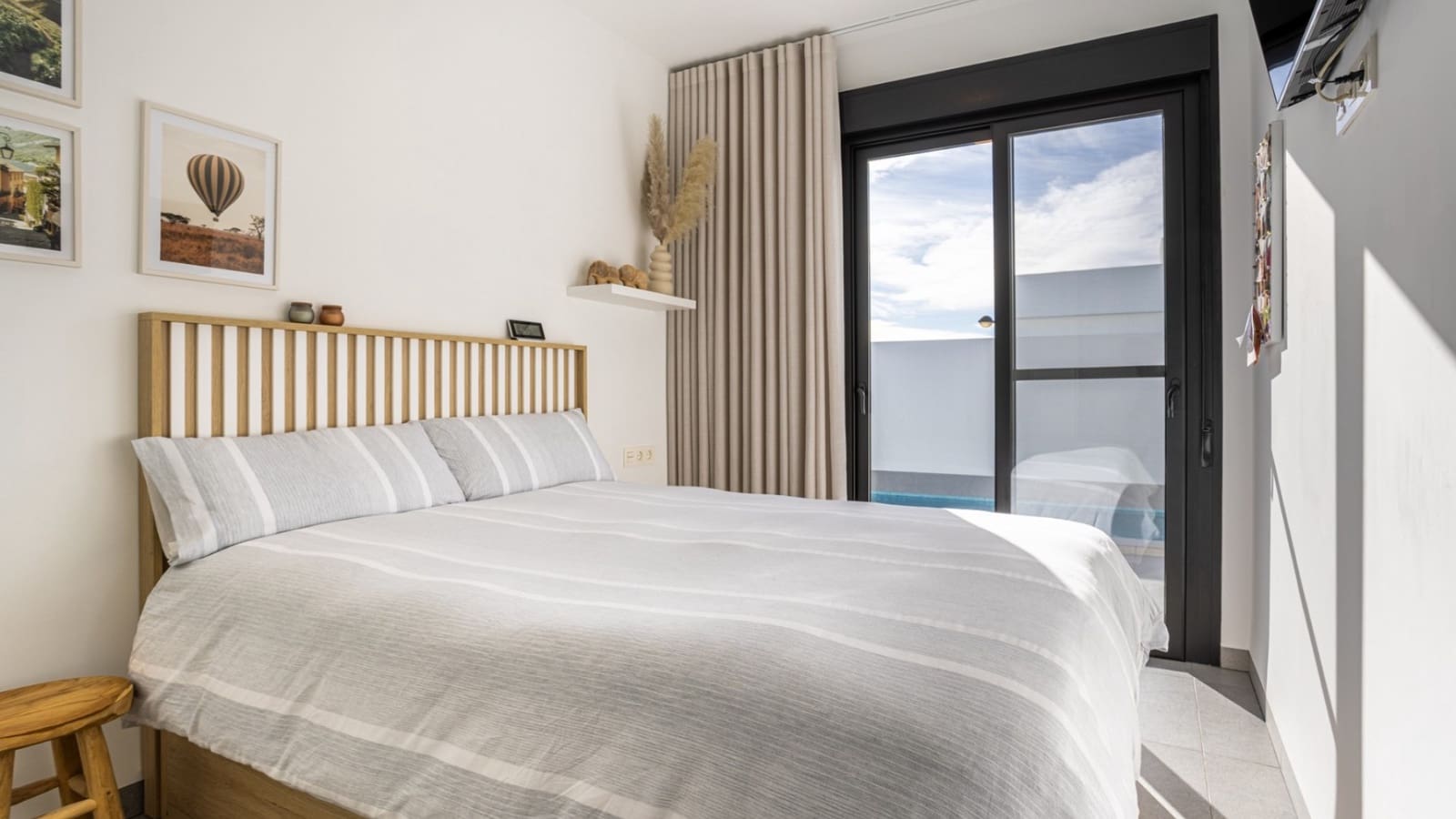 3 slaapkamer Villa te koop in Roldan met zwembad - € 342.000 (Ref: 9585053)