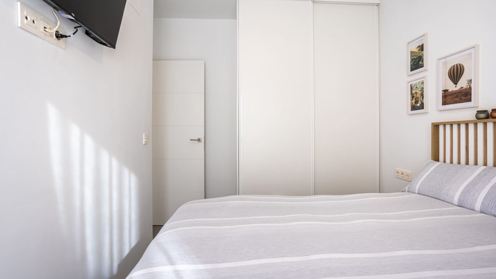 3 slaapkamer Villa te koop in Roldan met zwembad - € 342.000 (Ref: 9585053)