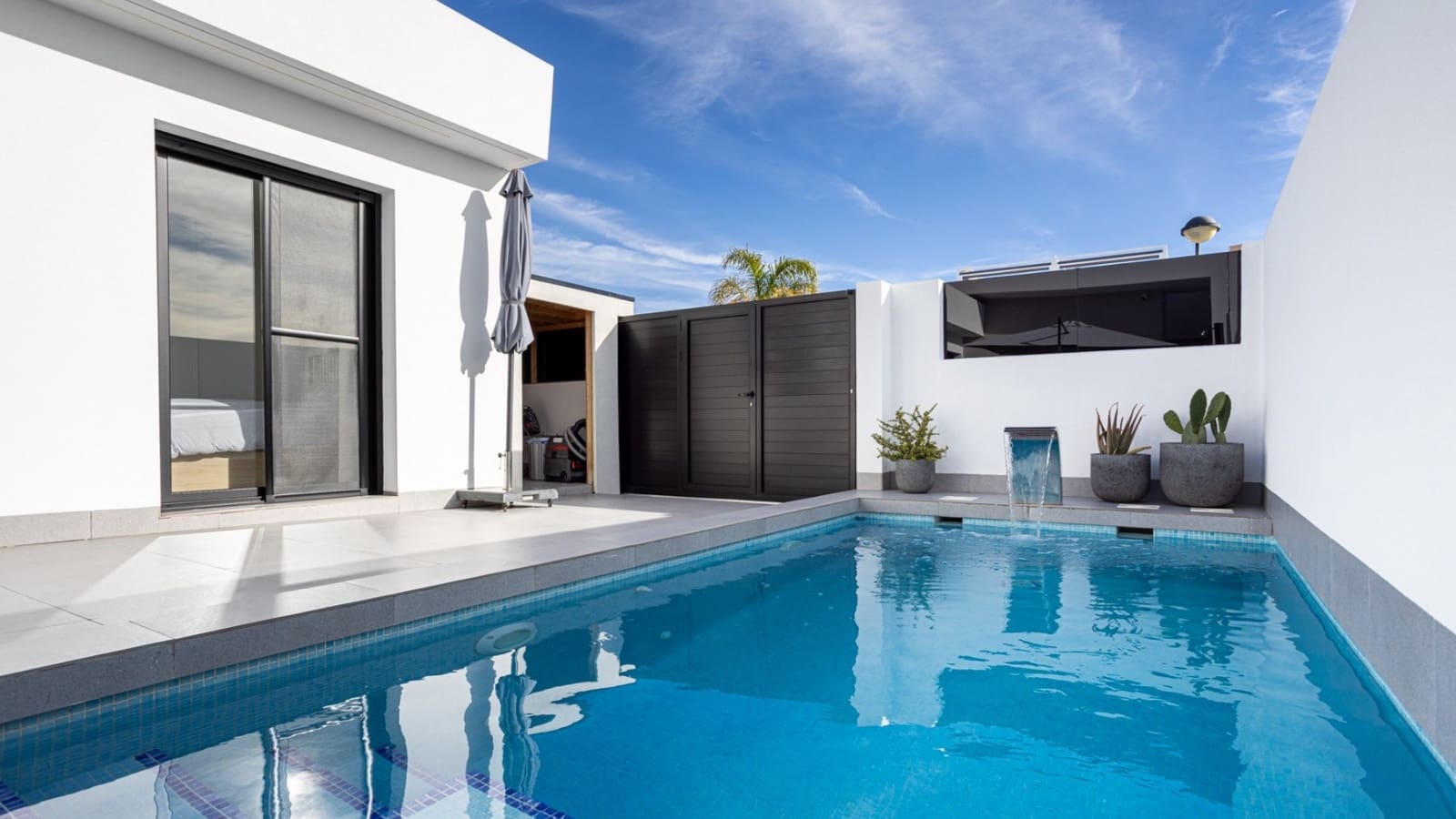 3 slaapkamer Villa te koop in Roldan met zwembad - € 342.000 (Ref: 9585053)