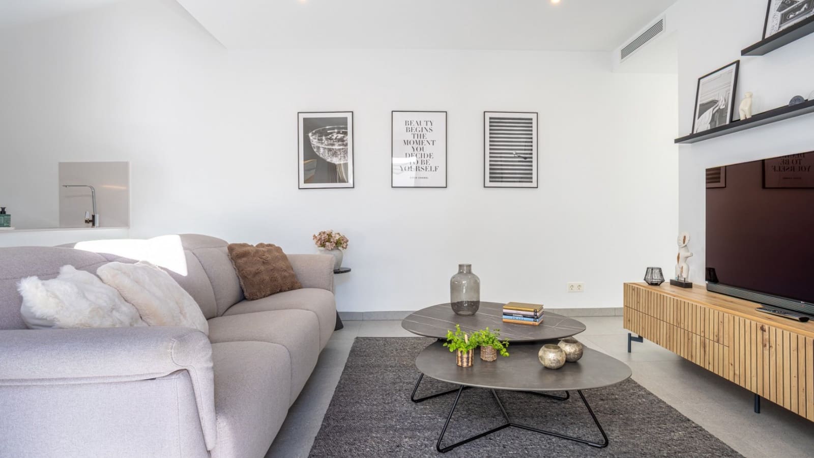 3 slaapkamer Villa te koop in Roldan met zwembad - € 342.000 (Ref: 9585053)