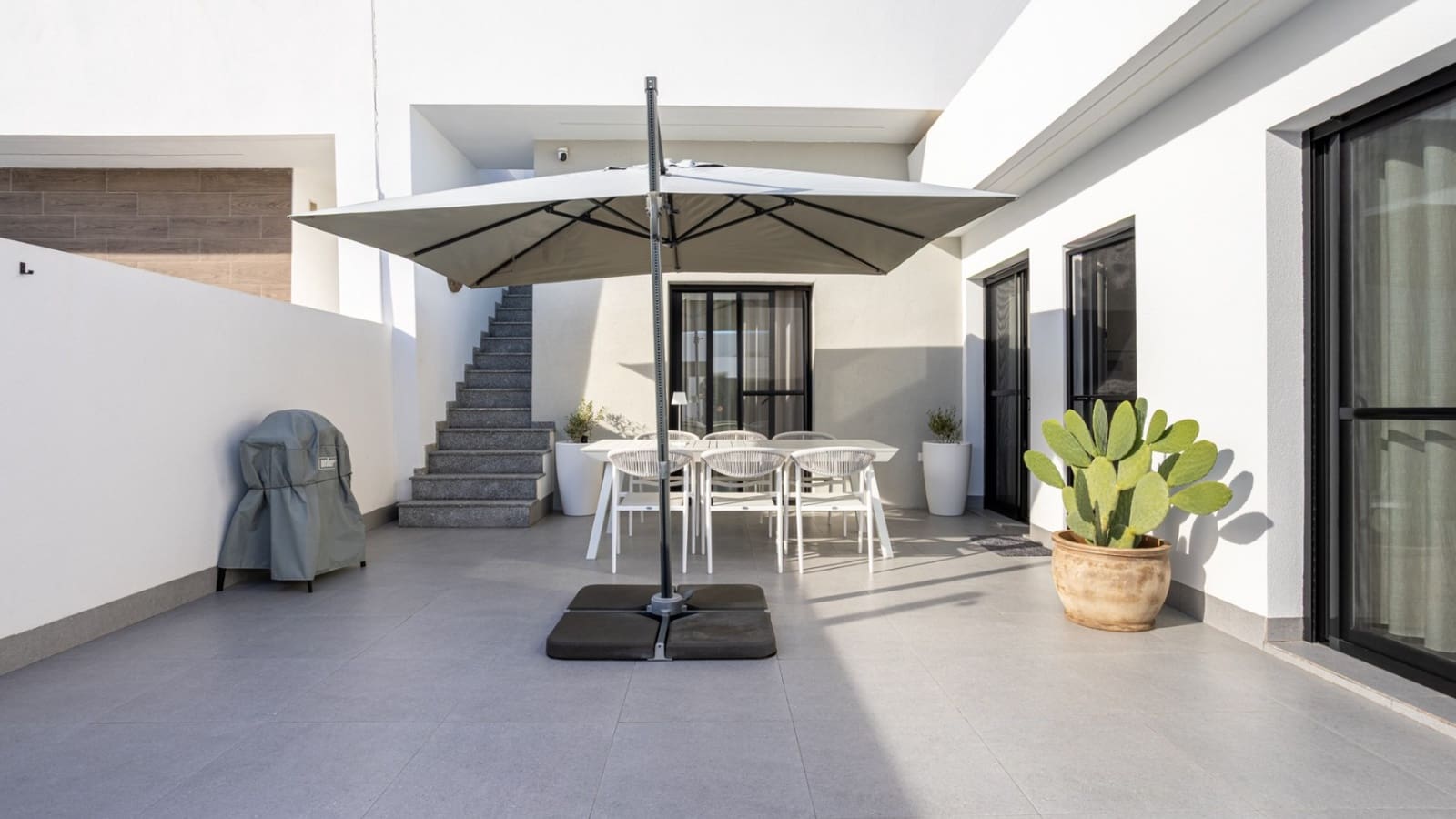 3 slaapkamer Villa te koop in Roldan met zwembad - € 342.000 (Ref: 9585053)