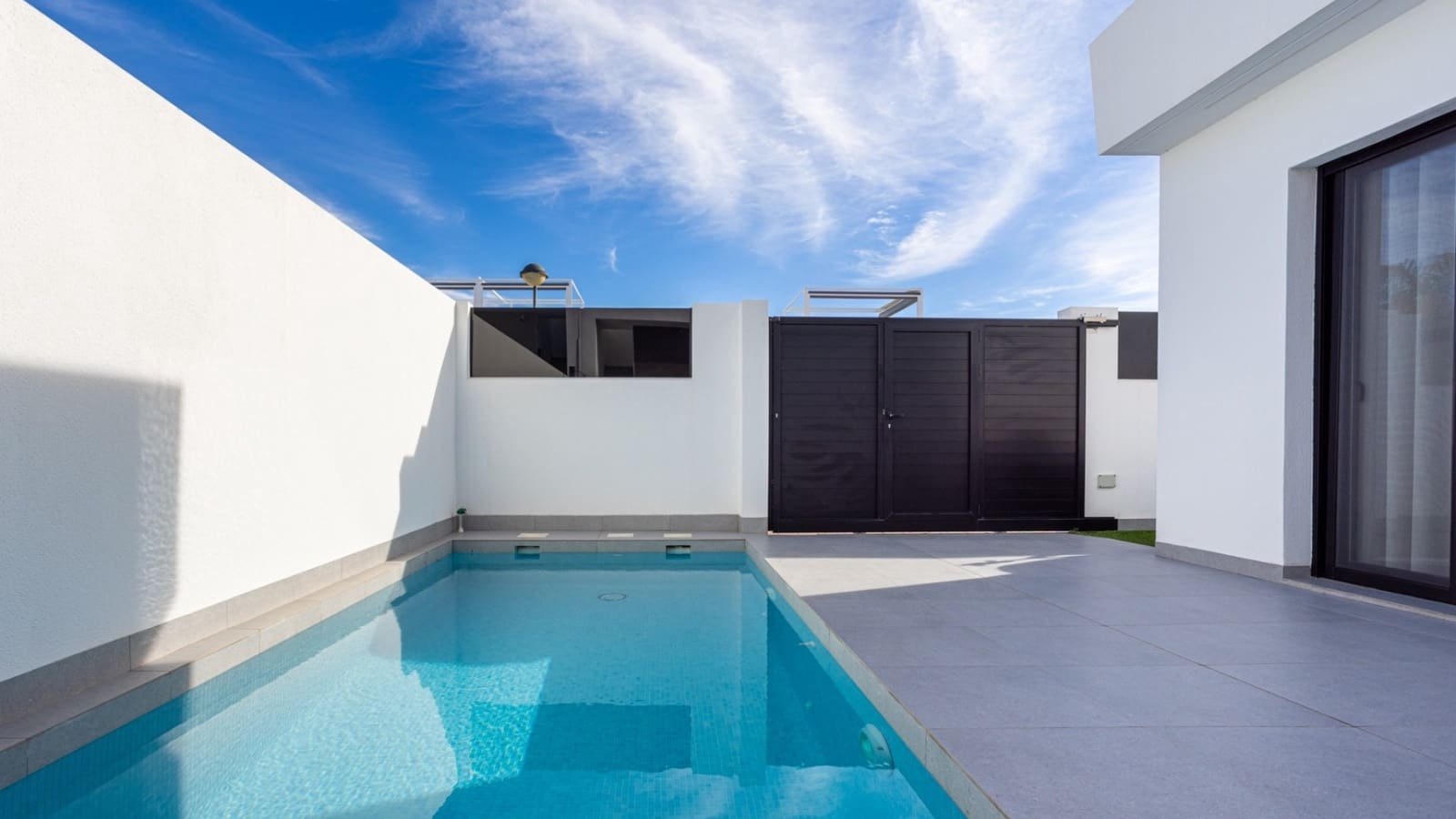 3 slaapkamer Villa te koop in Roldan met zwembad - € 335.000 (Ref: 9585054)