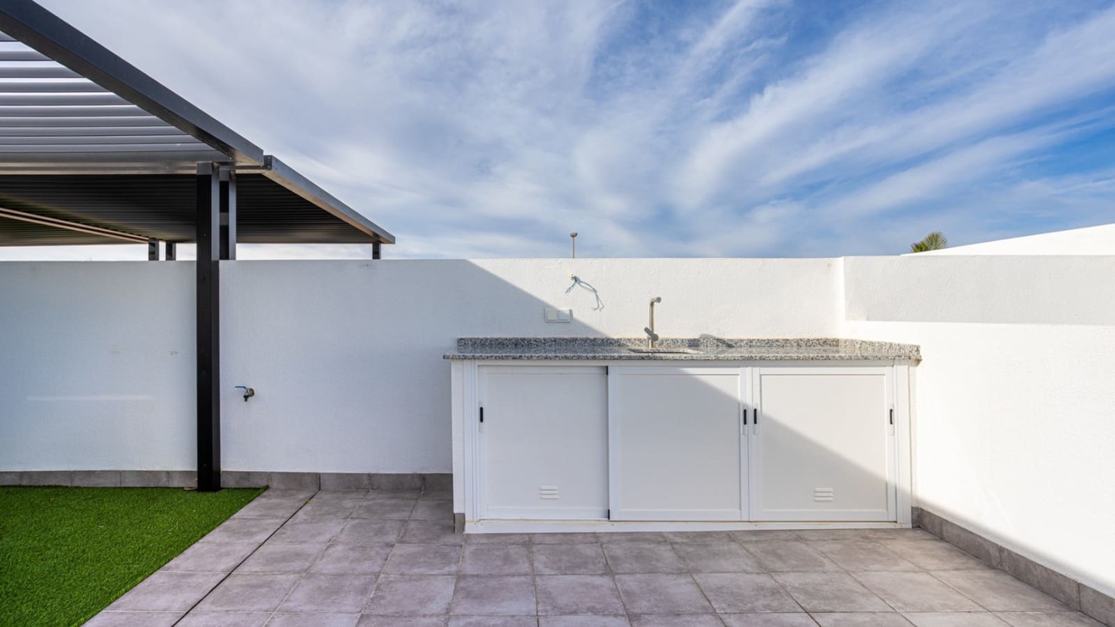 3 slaapkamer Villa te koop in Roldan met zwembad - € 335.000 (Ref: 9585054)