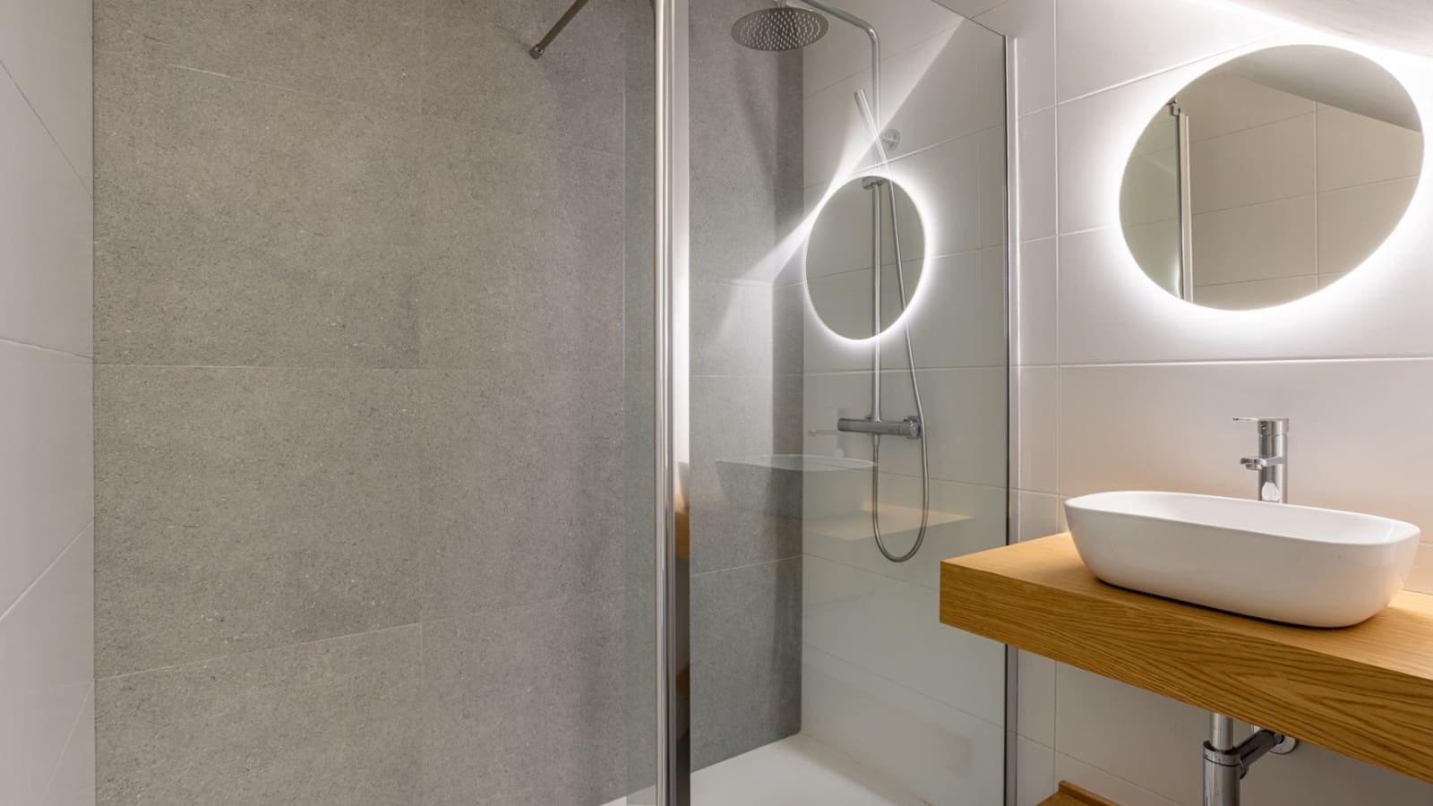 3 slaapkamer Villa te koop in Roldan met zwembad - € 335.000 (Ref: 9585054)