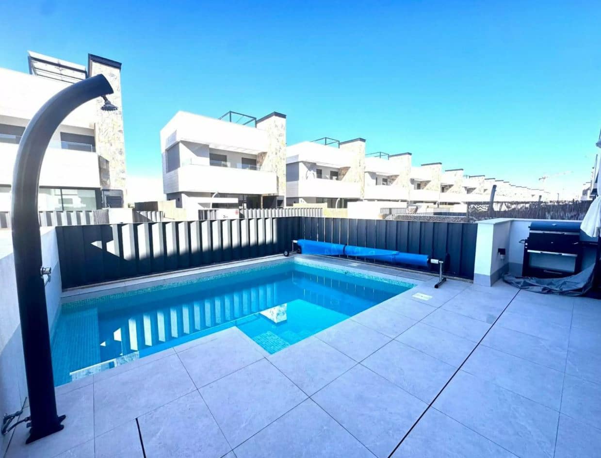 4 Zimmer Villa zu verkaufen in Torre-Pacheco mit Pool - 560.000 € (Ref: 9585055)