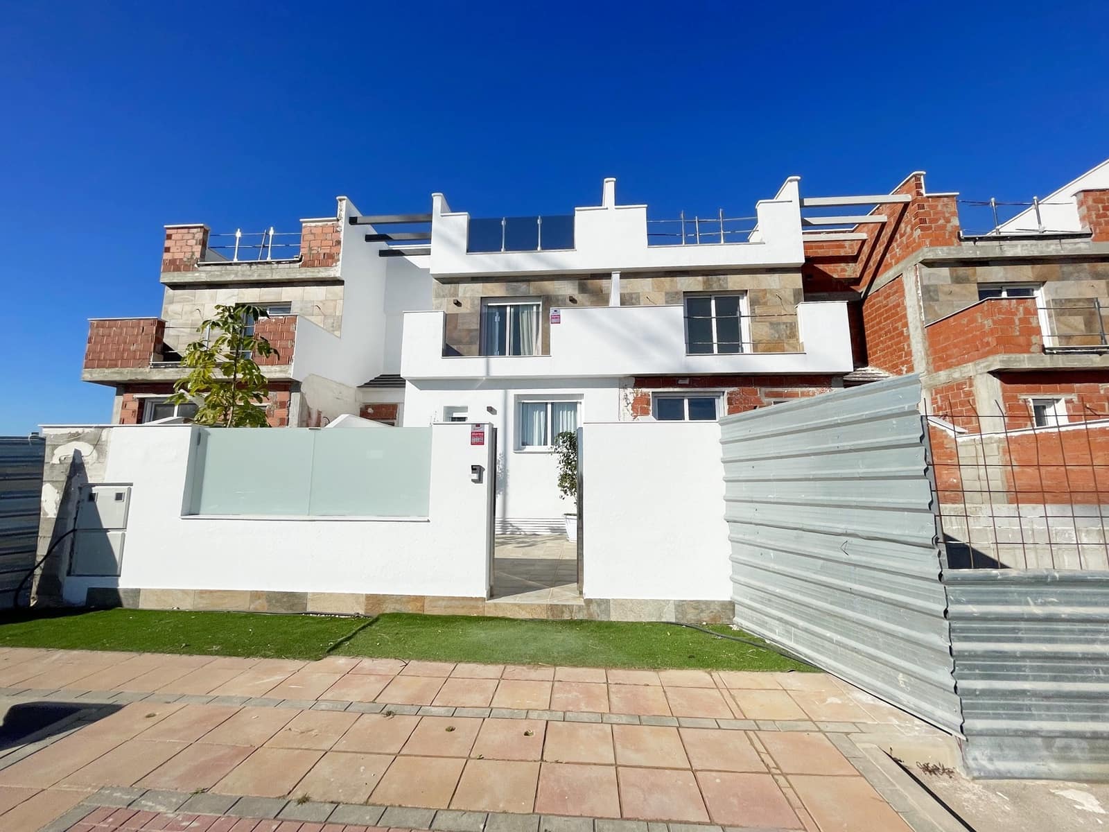 3 bedroom Townhouse for sale in Los Alcazares - € 356,950 (Ref: 9626659)