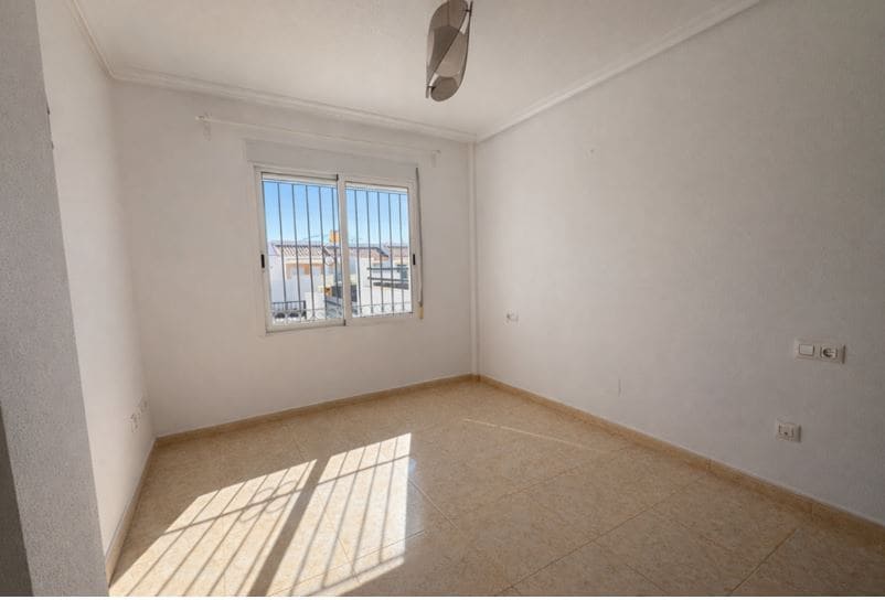 2 makuuhuone Omakotitalo myytävänä paikassa Sucina - 147 000 € (Ref: 9669254)