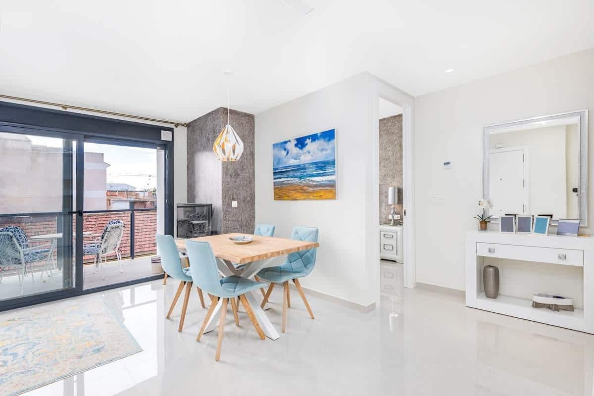 Apartamento de 2 habitaciones en Torre de la Horadada en venta - 239.500 € (Ref: 9675993)