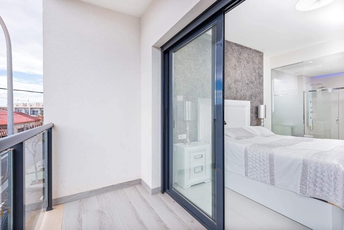 Apartamento de 2 habitaciones en Torre de la Horadada en venta - 239.500 € (Ref: 9675993)