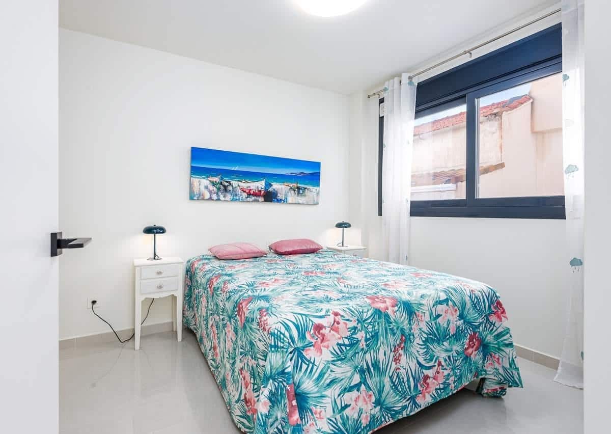 Apartamento de 2 habitaciones en Torre de la Horadada en venta - 239.500 € (Ref: 9675993)