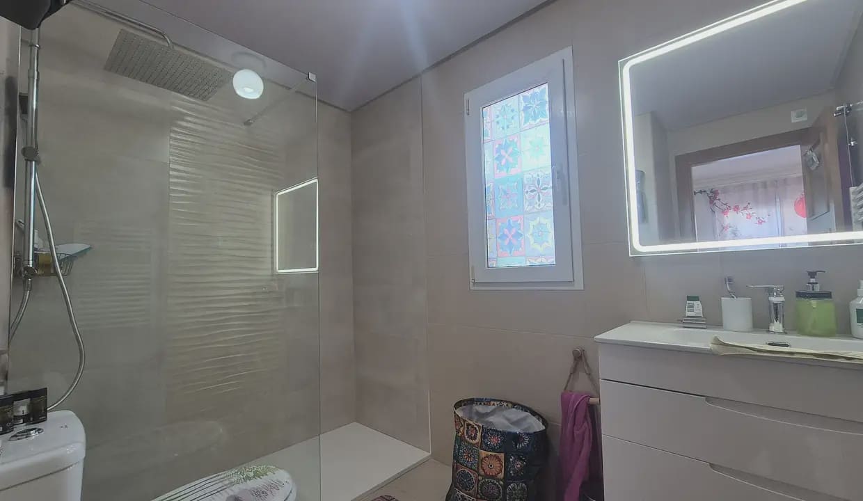 Casa de 2 habitaciones en Roldan en venta - 214.999 € (Ref: 9684378)