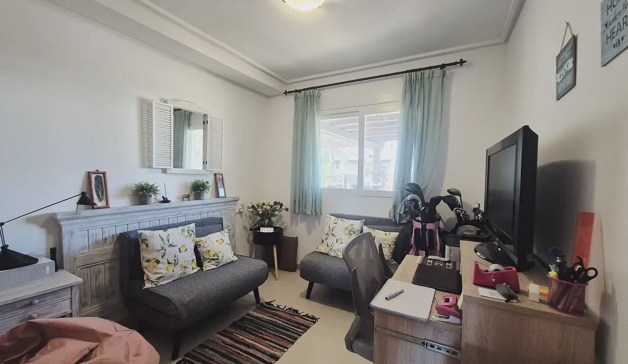 Casa de 2 habitaciones en Roldan en venta - 214.999 € (Ref: 9684378)