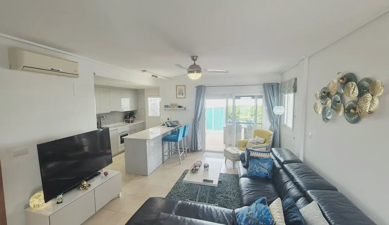Casa de 2 habitaciones en Roldan en venta - 249.950 € (Ref: 9684379)
