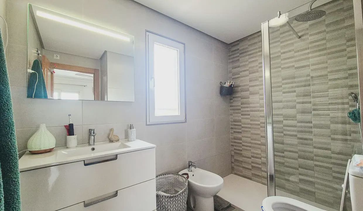 Casa de 2 habitaciones en Roldan en venta - 249.950 € (Ref: 9684379)