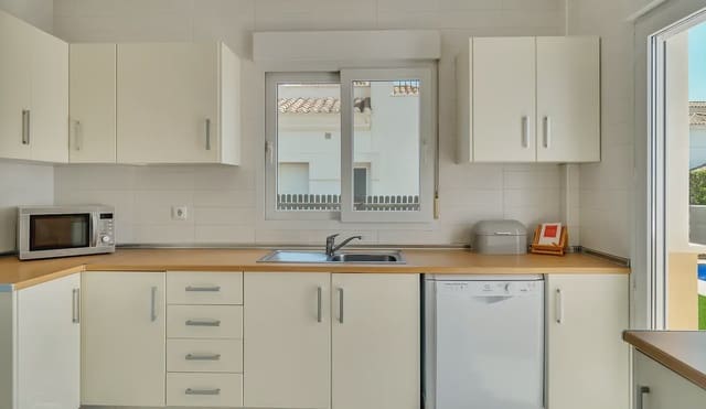 3 quarto Moradia para venda em La Torre Golf Resort, Torre-Pacheco com piscina - 349 950 € (Ref: 9687407)