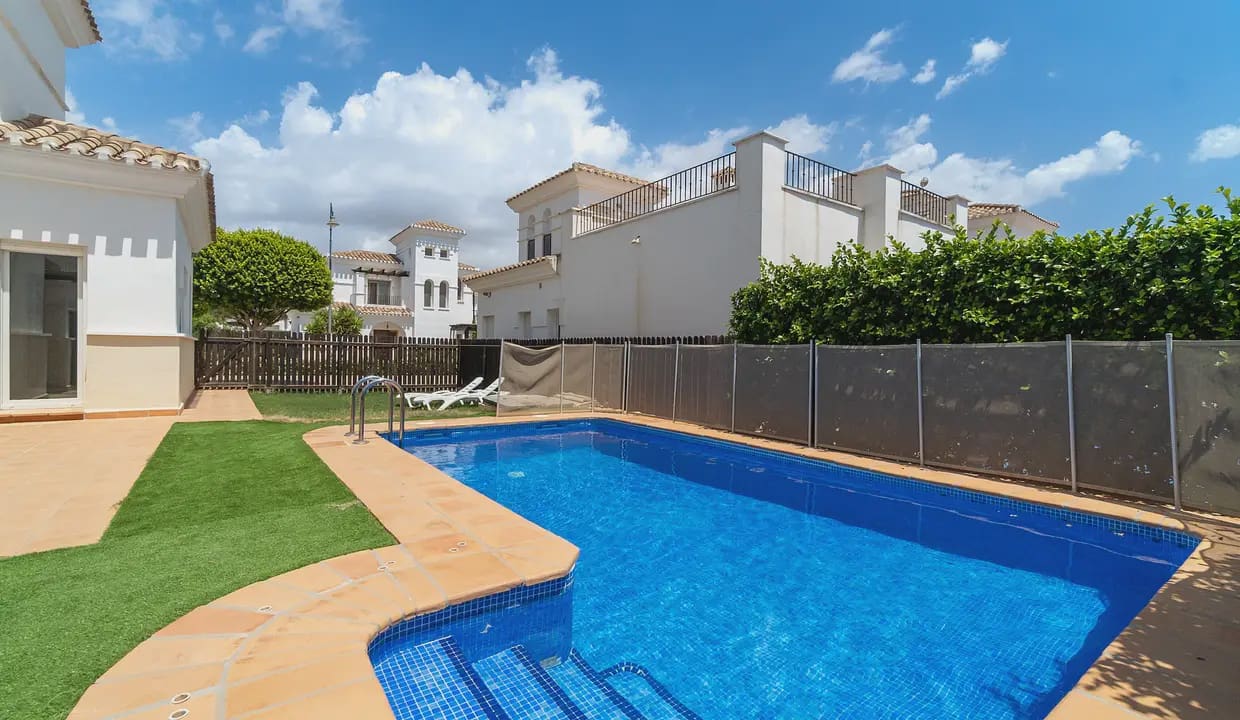 3 quarto Moradia para venda em La Torre Golf Resort com piscina - 349 950 € (Ref: 9687407)