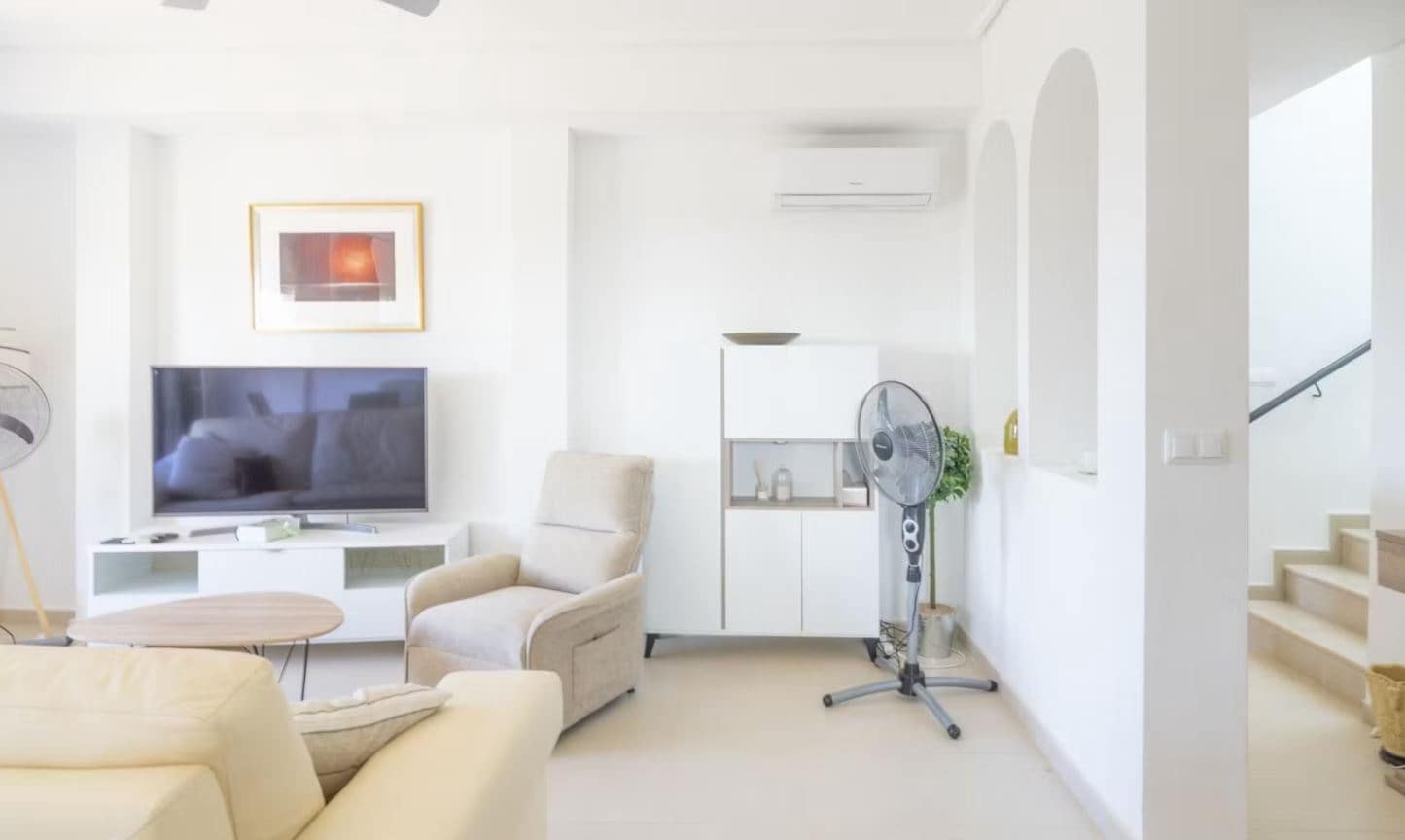 3 chambre Villa/Maison à vendre à Roldan avec piscine garage - 360 000 € (Ref: 9752592)