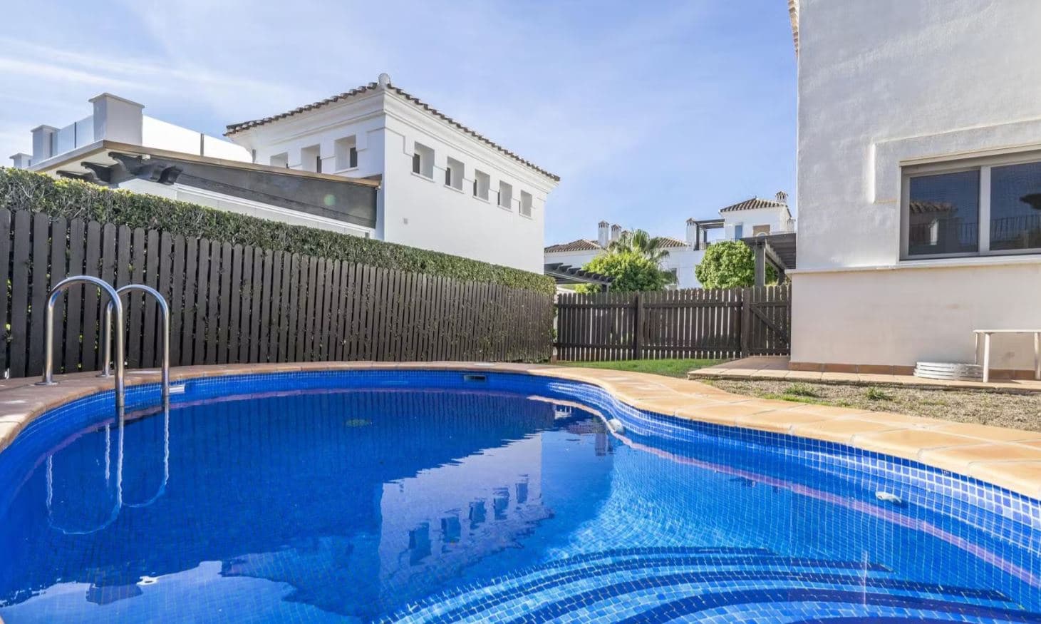 3 chambre Villa/Maison à vendre à Roldan avec piscine garage - 360 000 € (Ref: 9752592)