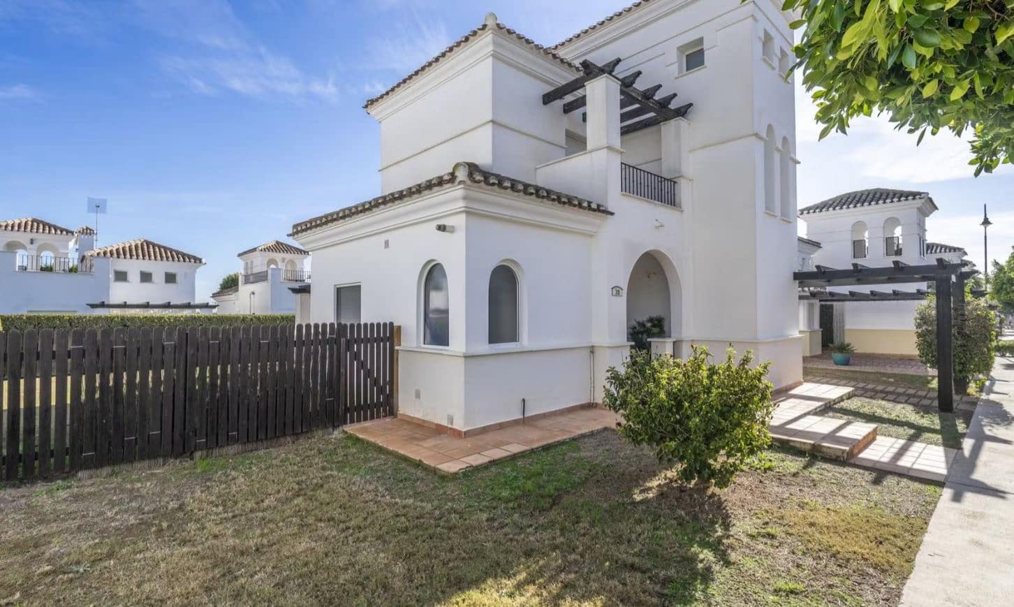 3 chambre Villa/Maison à vendre à Roldan avec piscine garage - 360 000 € (Ref: 9752592)