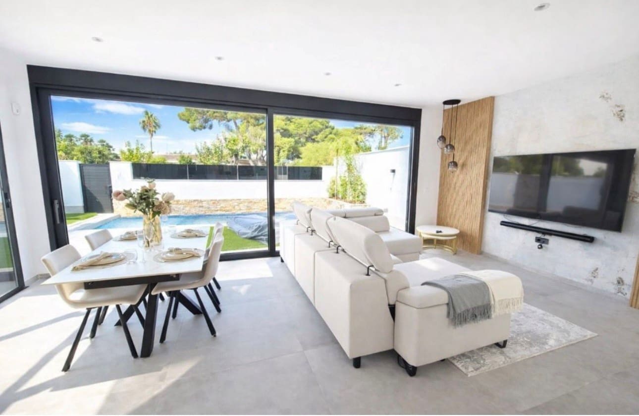 3 bedroom Villa for sale in Santiago de la Ribera with pool - € 629,000 (Ref: 9771894)