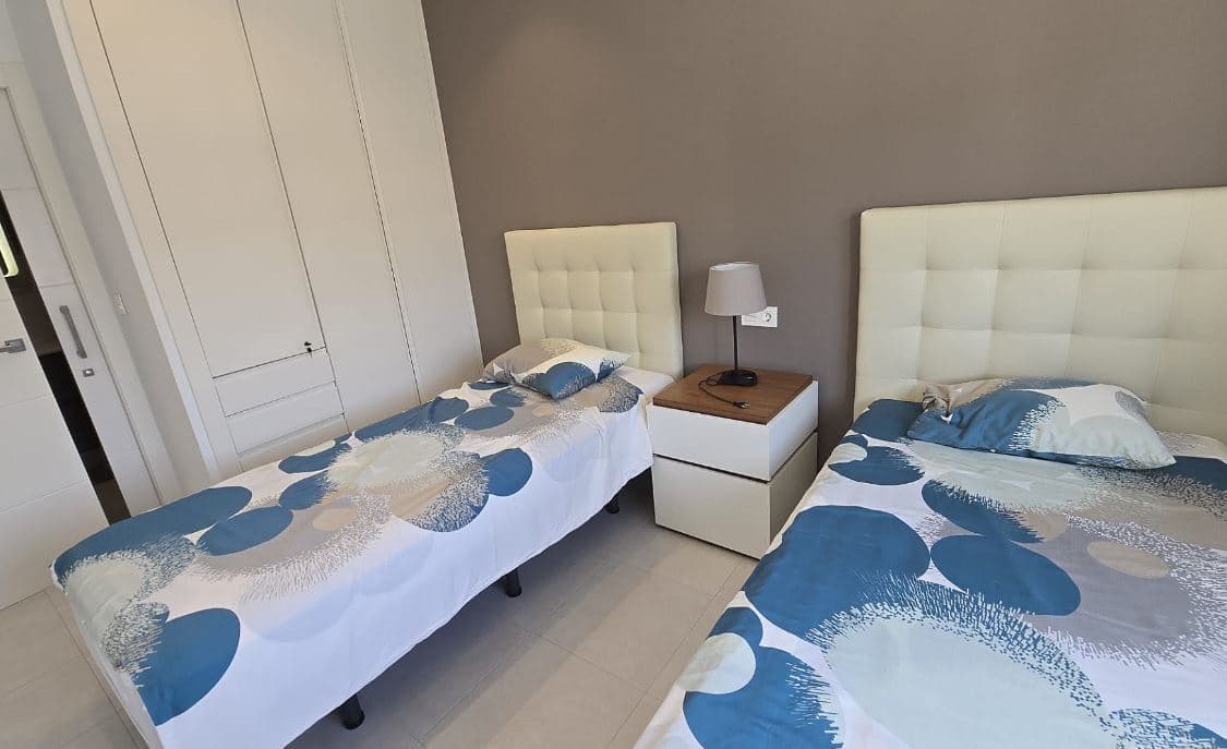 Apartamento de 2 habitaciones en San Pedro del Pinatar en venta - 185.000 € (Ref: 9787584)