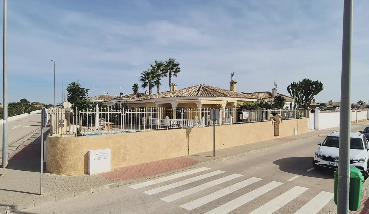 Chalet de 4 habitaciones en Murcia ciudad en venta con piscina - 299.000 € (Ref: 9812468)