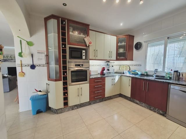 Chalet de 4 habitaciones en Murcia ciudad en venta con piscina - 299.000 € (Ref: 9812468)