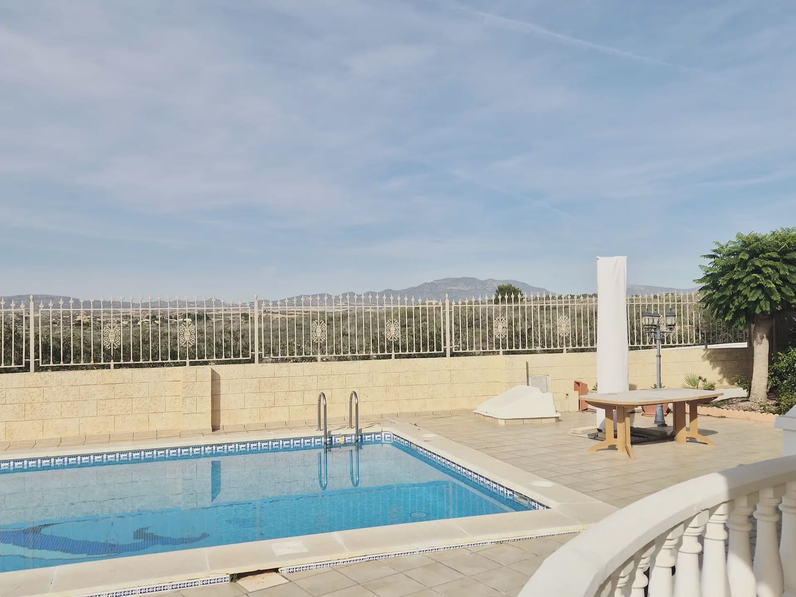 Chalet de 4 habitaciones en Murcia ciudad en venta con piscina - 299.000 € (Ref: 9812468)