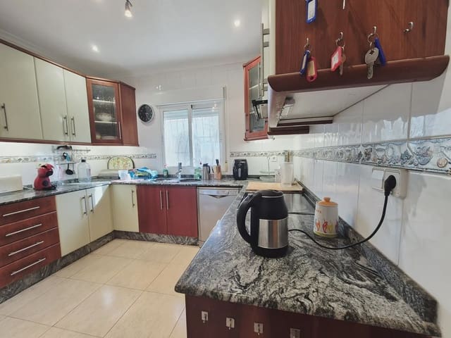 Chalet de 4 habitaciones en Murcia ciudad en venta con piscina - 299.000 € (Ref: 9812468)
