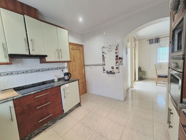 Chalet de 4 habitaciones en Murcia ciudad en venta con piscina - 299.000 € (Ref: 9812468)