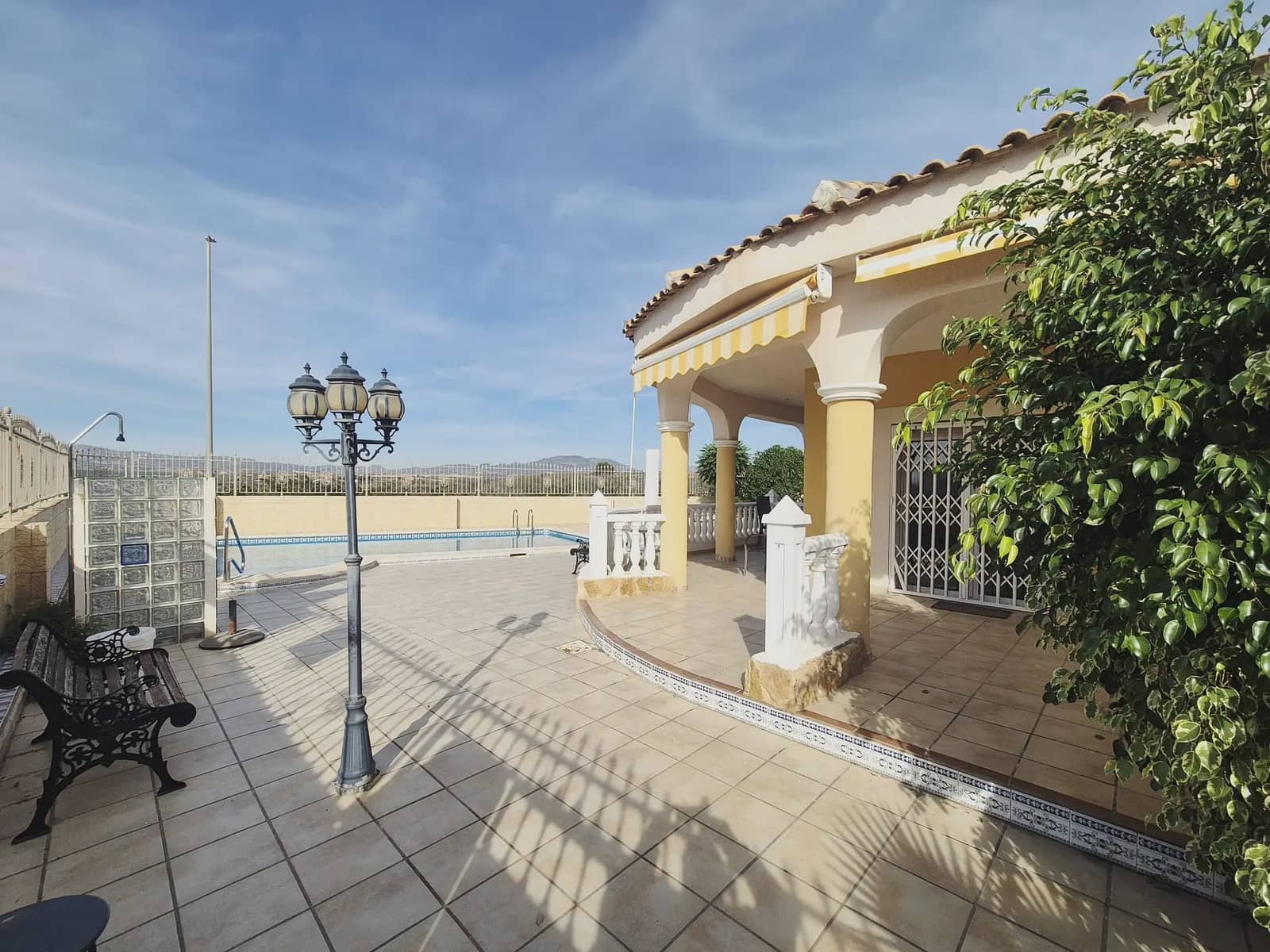 Chalet de 4 habitaciones en Murcia ciudad en venta con piscina - 299.000 € (Ref: 9812468)
