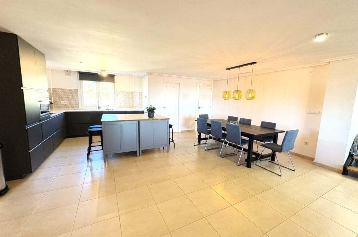 3 soveværelse Lejlighed til salg i Banos y Mendigo med swimmingpool garage - € 229.500 (Ref: 9815056)