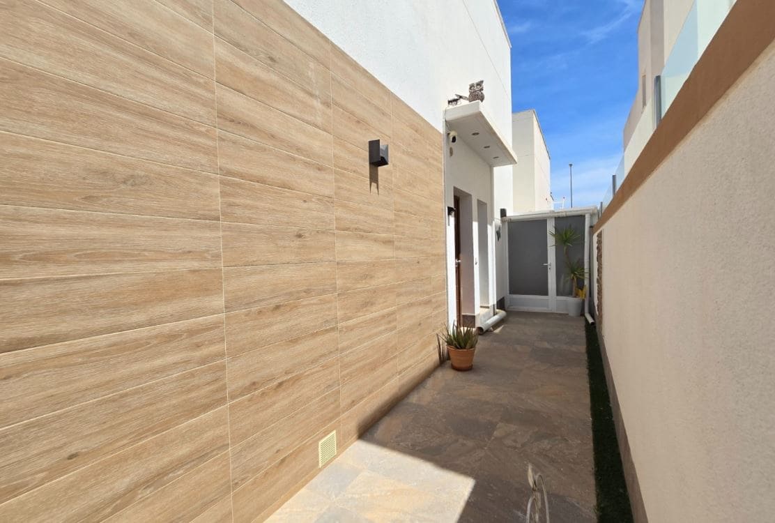 3 sovrum Villa till salu i Pilar de la Horadada - 450 000 € (Ref: 9834700)