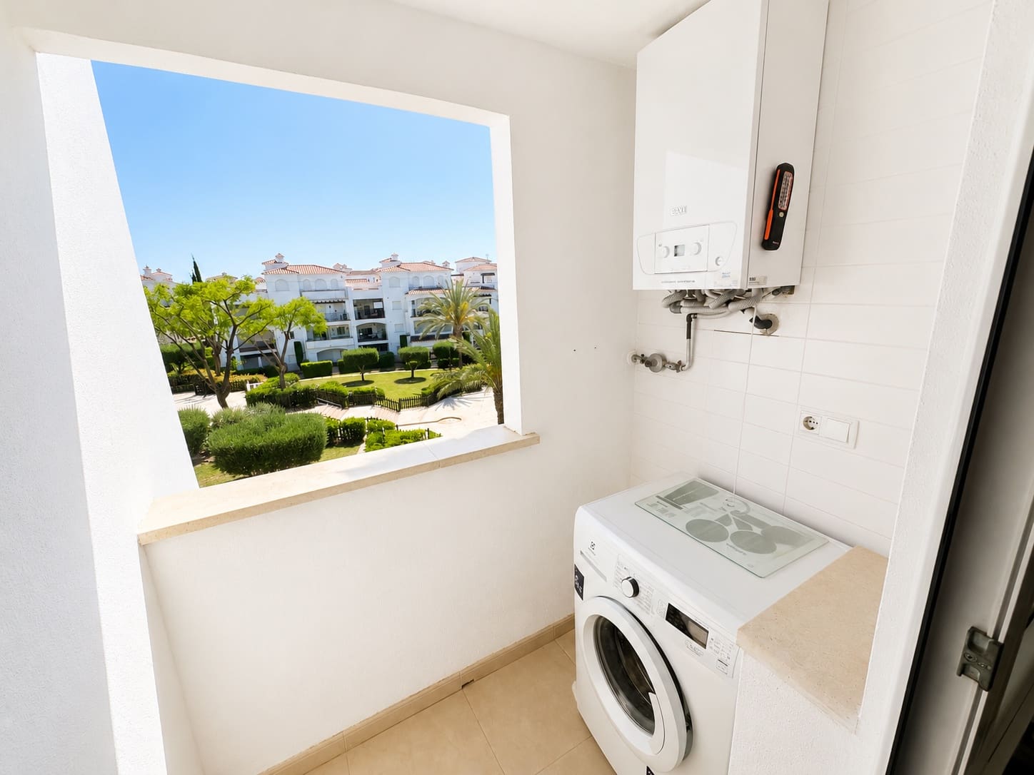 2 soveværelse Lejlighed til salg i La Torre Golf Resort med swimmingpool - € 165.000 (Ref: 9844019)