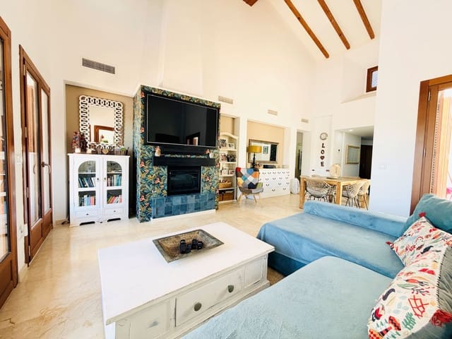 4 soveværelse Villa til salg i El Valle Golf Resort, Murcia by med swimmingpool - € 525.000 (Ref: 9961553)