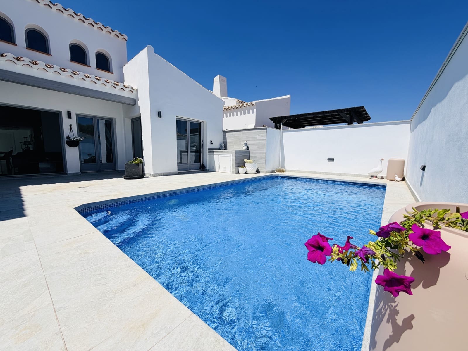 4 bedroom Villa for sale in El Valle Golf Resort with pool - € 550,000 (Ref: 9976328)
